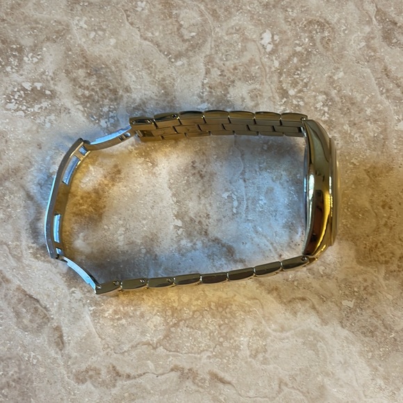 EUC Kate Spade gold watch 🤩 - Picture 6 of 9